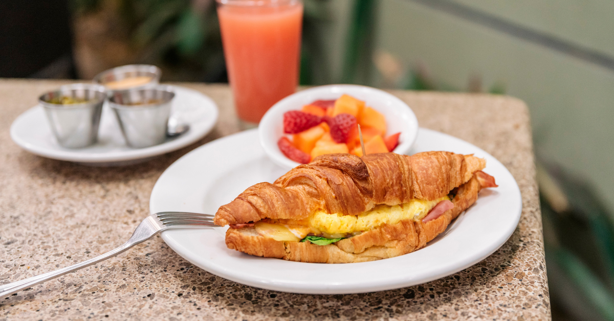 CROISSANT CON HUEVO