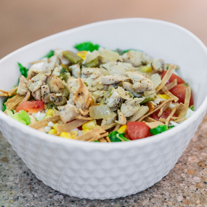 Ensalada Santa Fe con fajitas de pollo